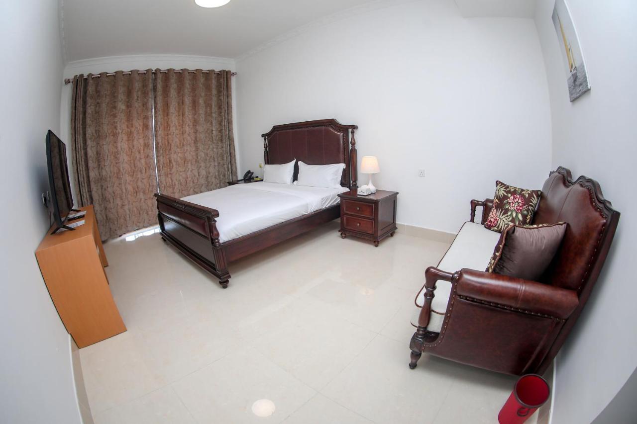 Lark Hotel Dar es Salaam Exterior foto