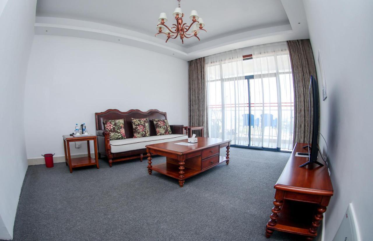 Lark Hotel Dar es Salaam Exterior foto