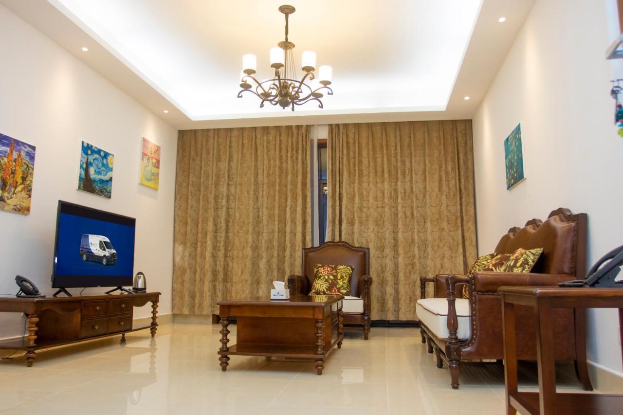 Lark Hotel Dar es Salaam Exterior foto